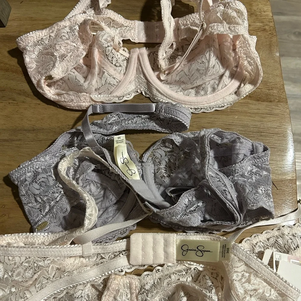 Jessica Simpson 3 Pack Lace Underwire Bras Unpadded, Ivory, Gray, Blush - Picture 5 of 5
